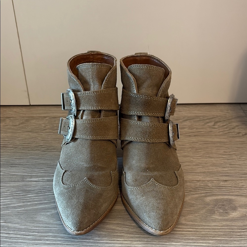 Stylish Tan Ankle Boots